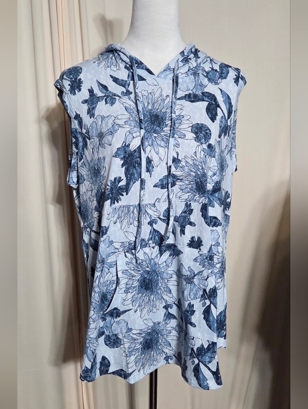 LuLaRoe Blue Floral "Brittany" Hooded Sleeveless Tank Top Size Large NWT